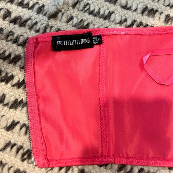 Pretty Little Thing PLT Cropped Pink Corset Size US 4 - Picture 3 of 3